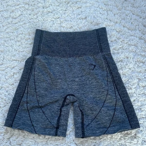 Gymshark shorts - Jättefina gymshark träningsshorts. Använda ett par gånger men är i jättefint skick. 