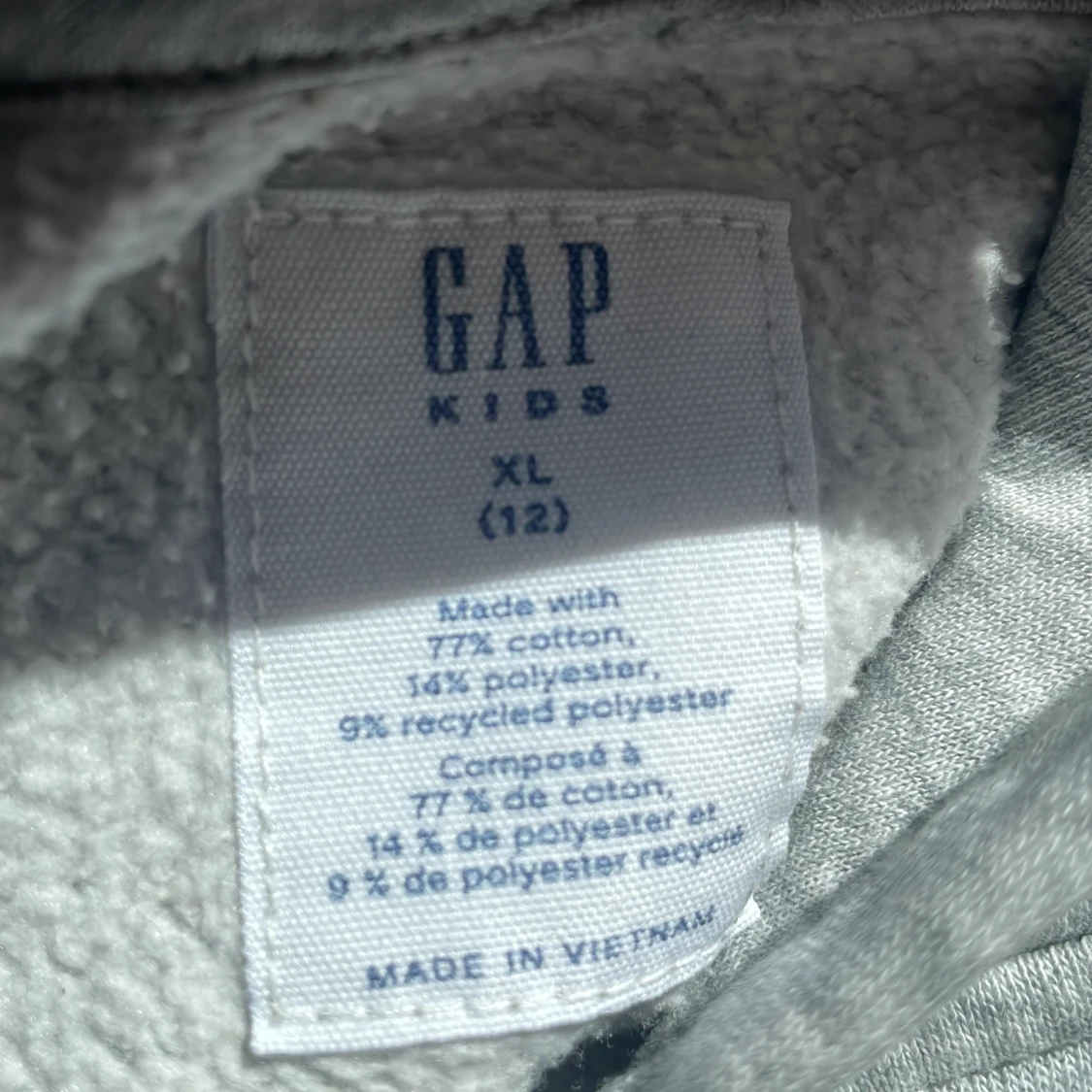 Grå hoodie från GAP med logga - 2