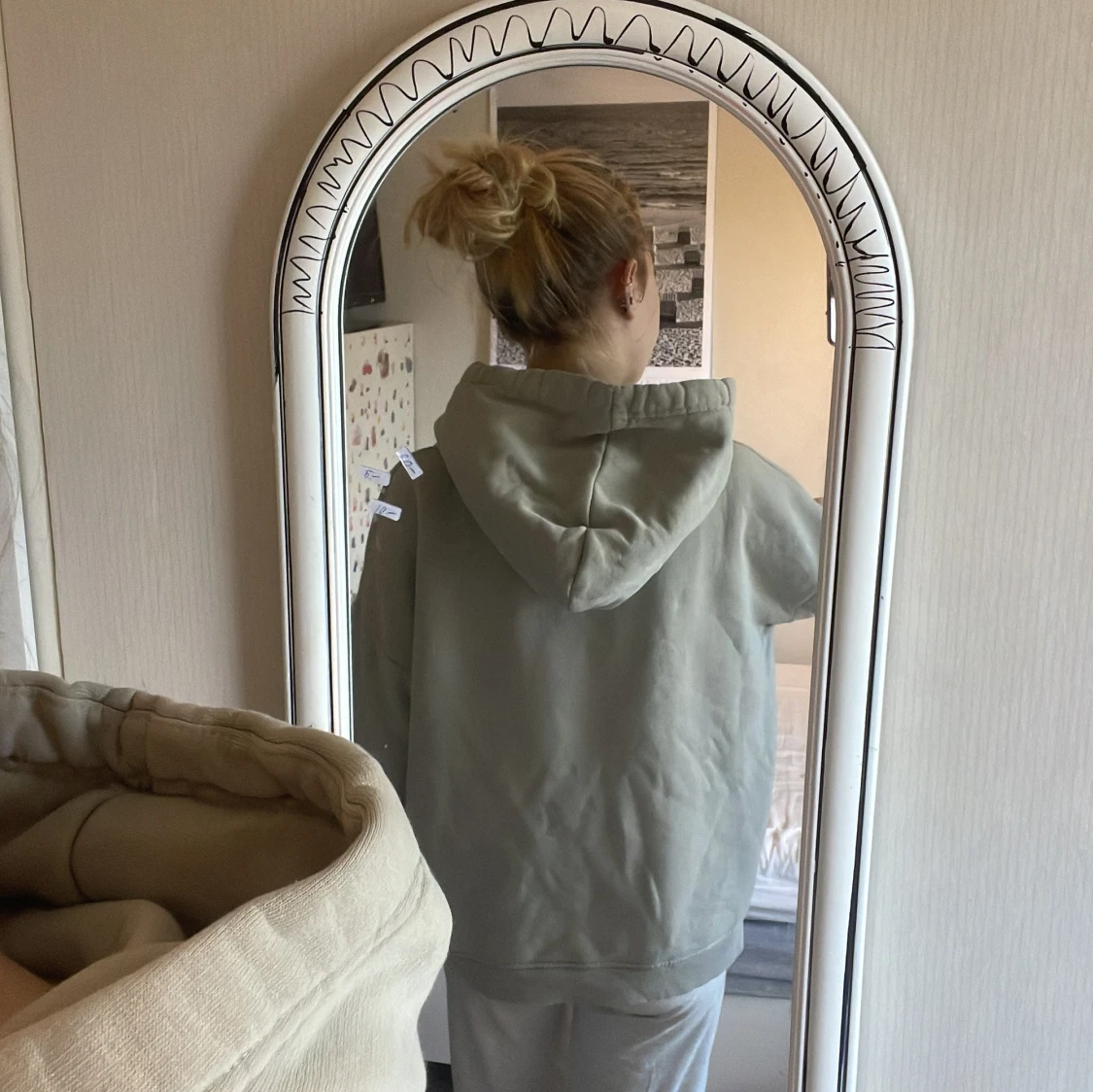 Beige hoodie från 157 - 1