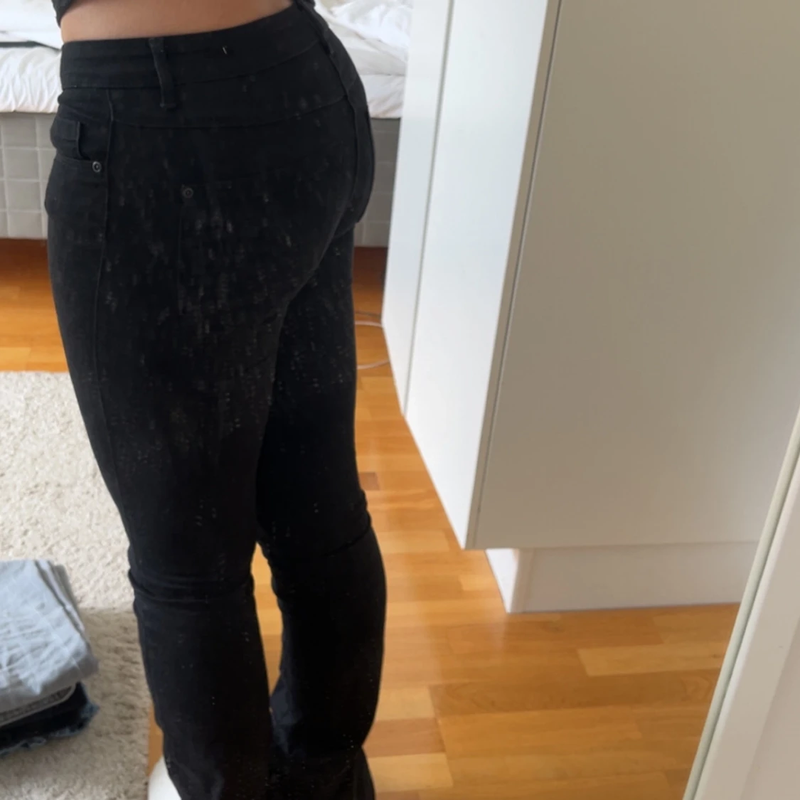 Svarta bootcut jeans - 2