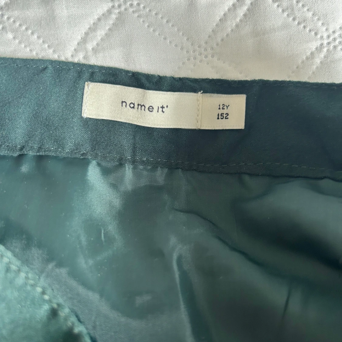 Mörkgrön kjol med dragkedja från Name It - 2