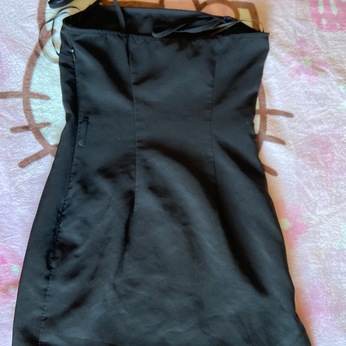 Svart kort klänning från H&M - 1