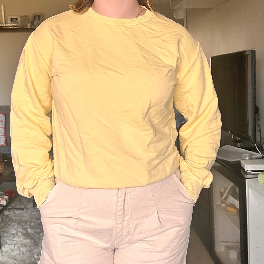 Gul långärmad tröja