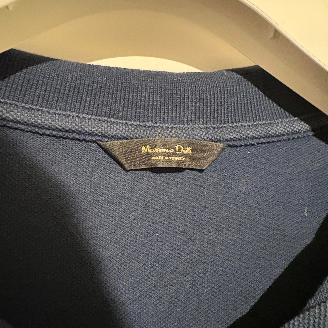 Mörkblå pikétröja från Massimo Dutti - 1