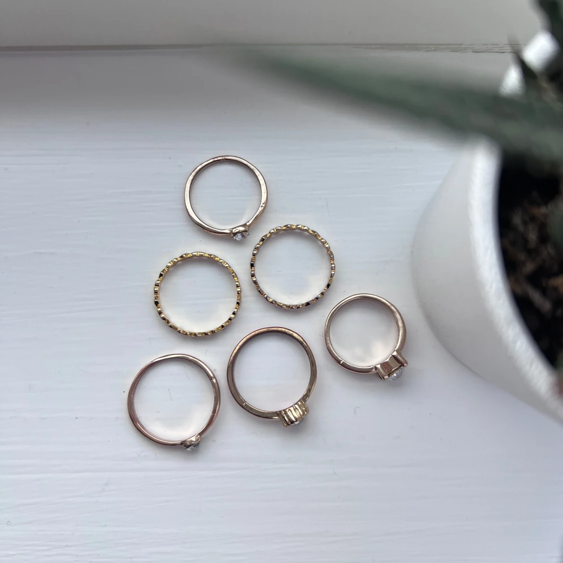 Sex ringar i guld- och silverfärg - 1