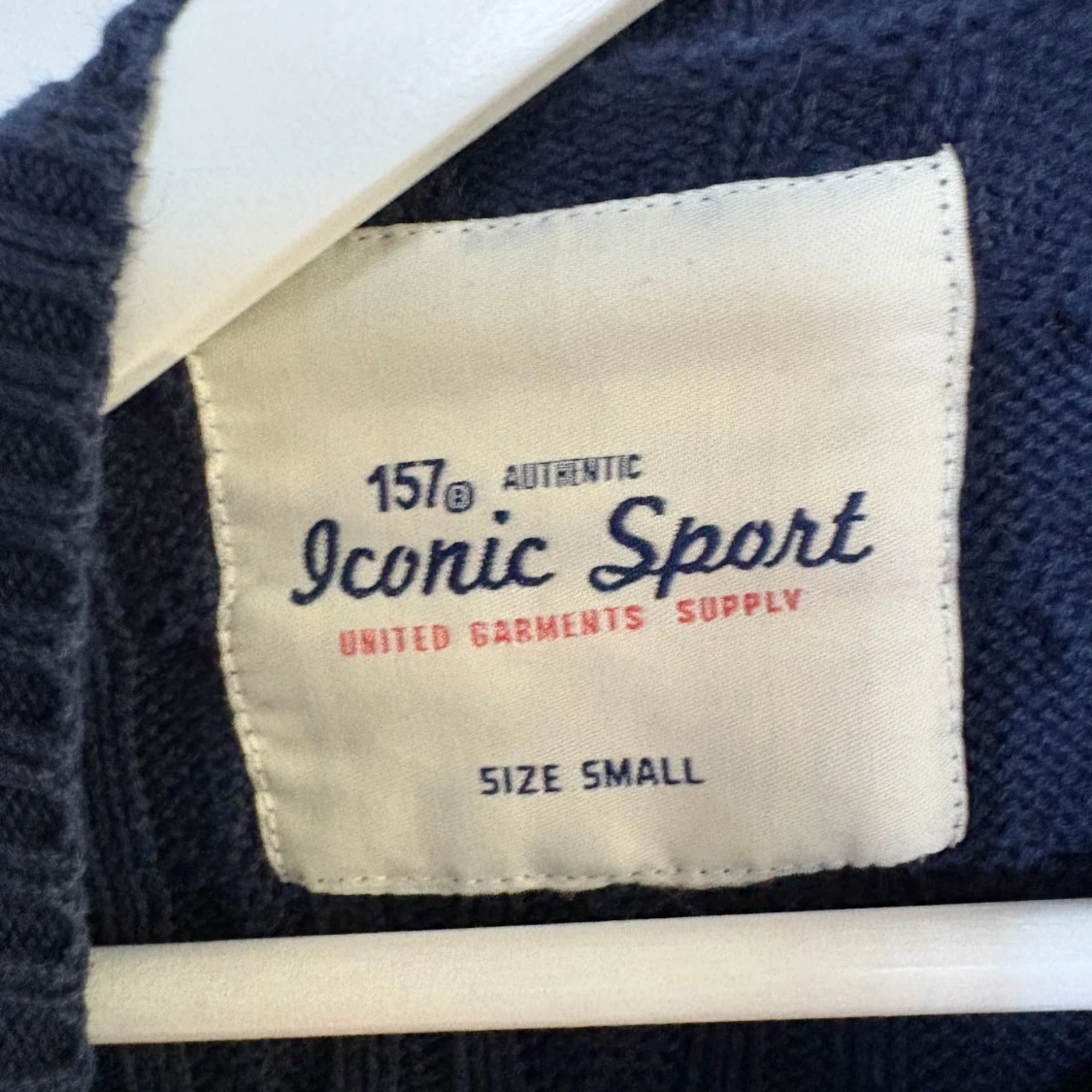 Mörkblå kabelstickad tröja från Lager 157 - 1