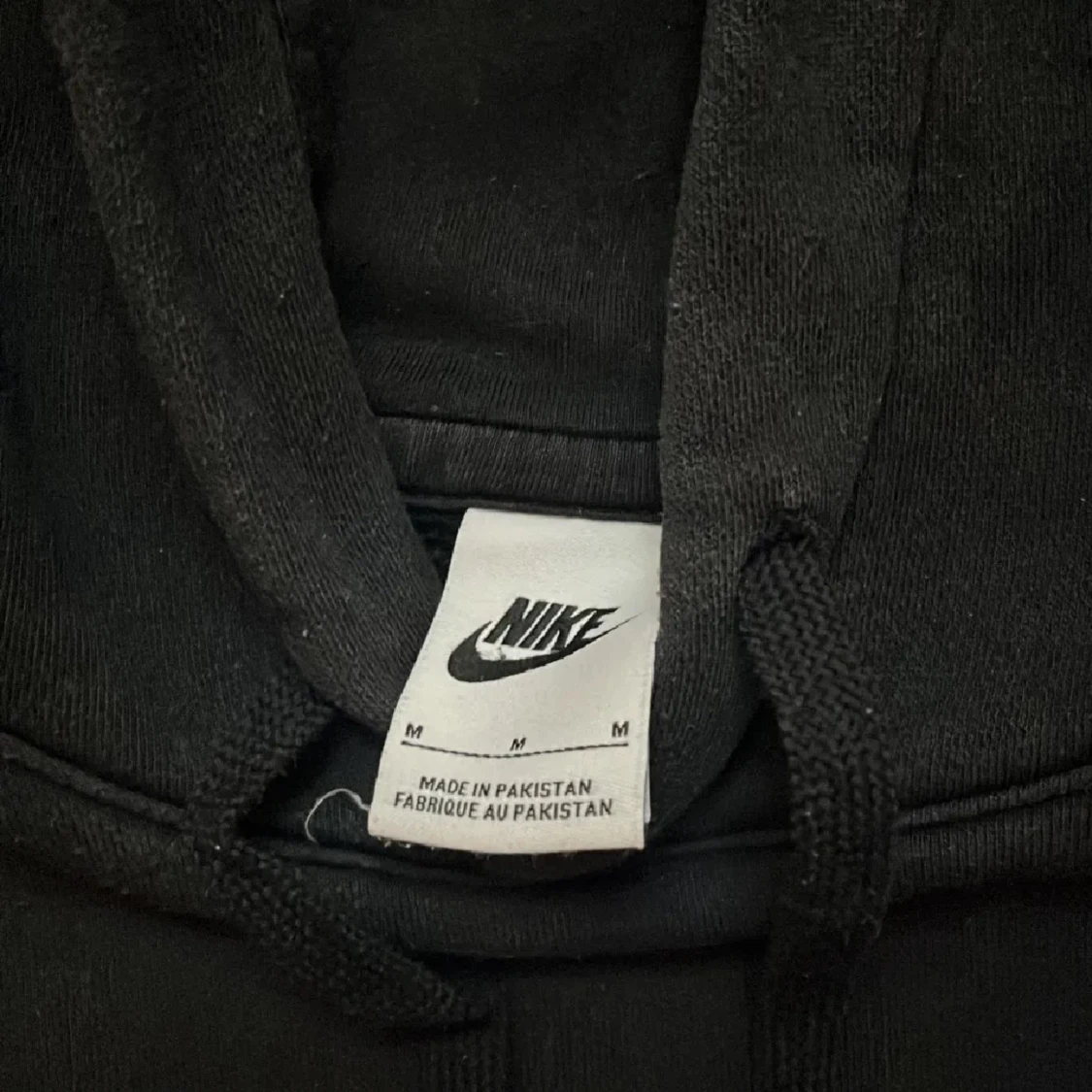 Svart hoodie från Nike med tryck - 2