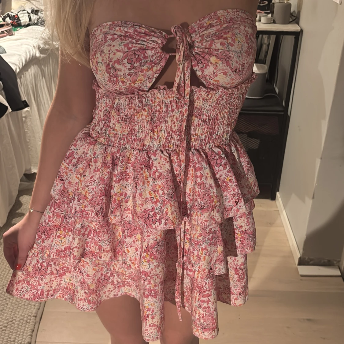 Rosa blommig klänning  - 1