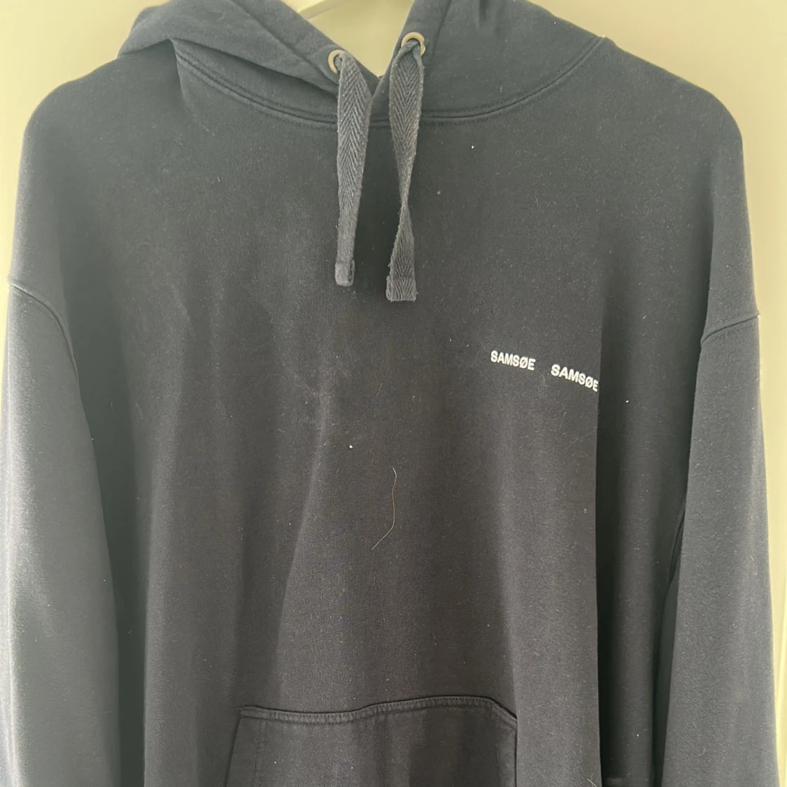 Blå hoodie från Samsøe Samsøe