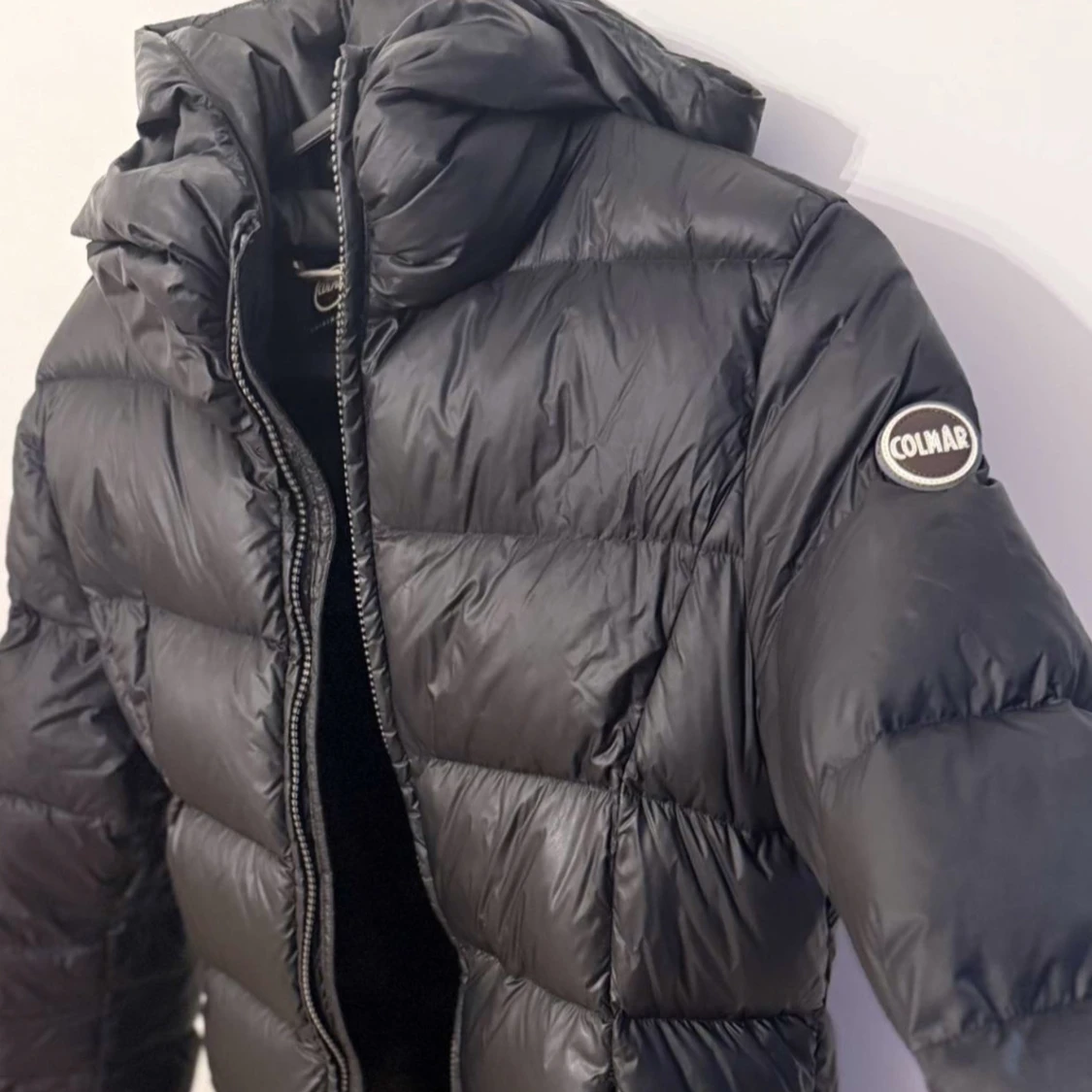 Svart dunjacka från Colmar