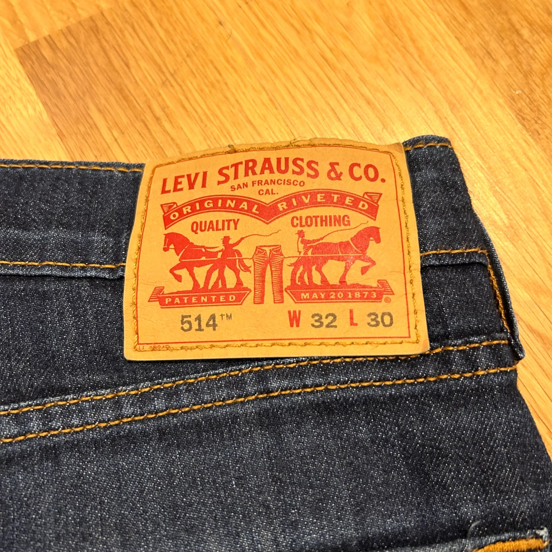 Levi's 514 jeans i mörkblå denim - 1