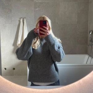 Grå stickad tröja från Zara - Så fin och nice stickad tröja från Zara💕💕