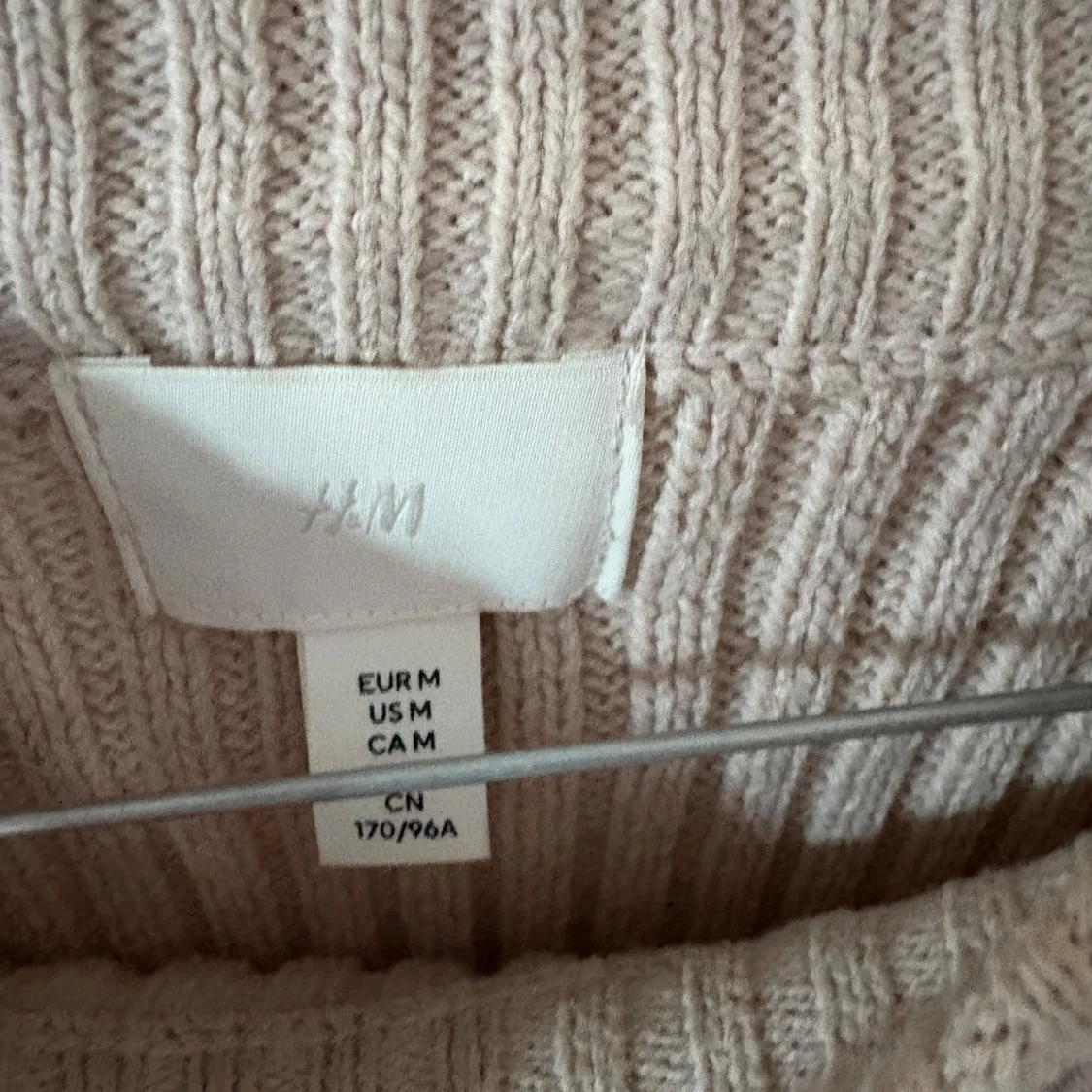 Beige ribbad tröja från H&M - 1