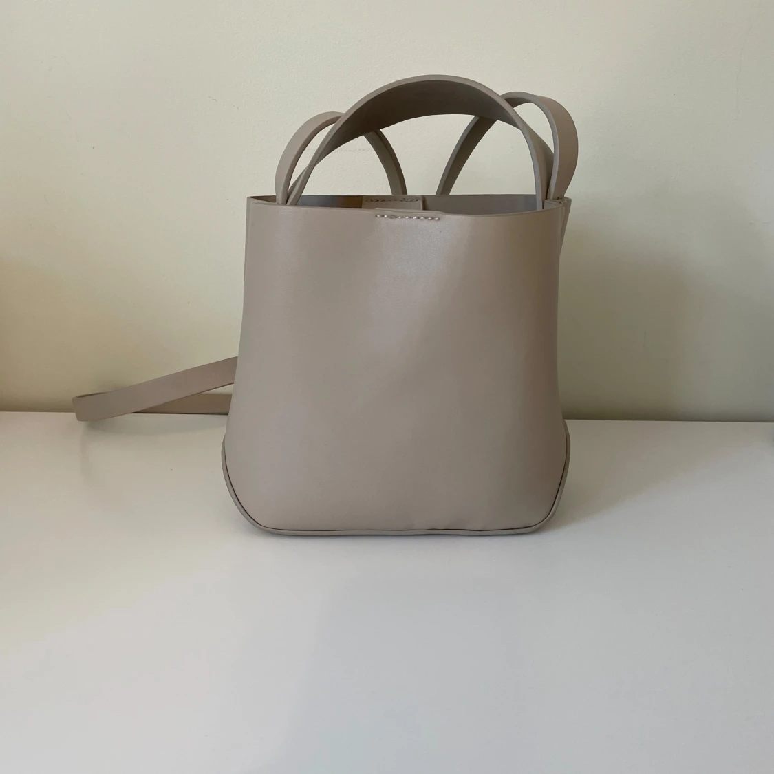 Arket liknande väska från Gina