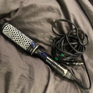 Värmeborste - Säljer en värmeborste från Björn Axén. Aldrig använd. Pris kan diskuteras vid snabb affär