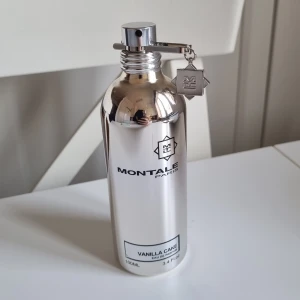 Montale vanilla cake - Har tagit några sprut, men det är minst 90 ml kvar, troligtvis mer :)