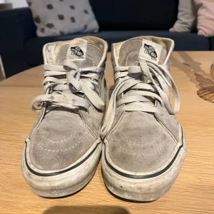 Vans skor - Säljer dessa Vans, välanvända. Acceptabelt skick..skriv för frågor!
