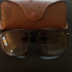 Ray-Ban boyfriend  - Ett fint par Boyfriends! Hör av er för fler bilder eller funderingar ;)  pris kan diskuteras 