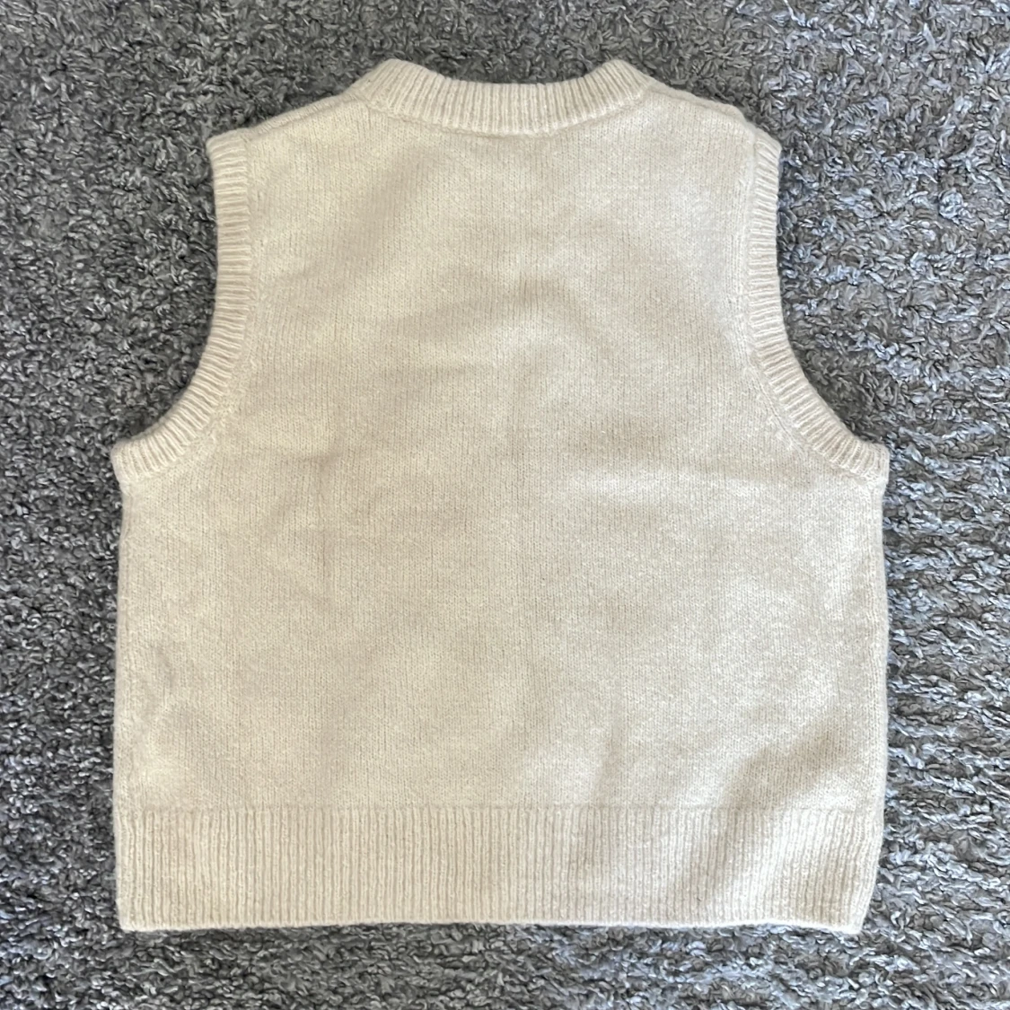 Beige stickad väst - 1