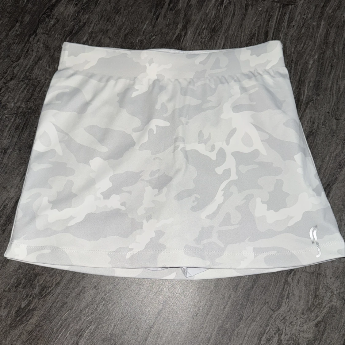 Vit camouflagemönstrad kjol från RS Sports