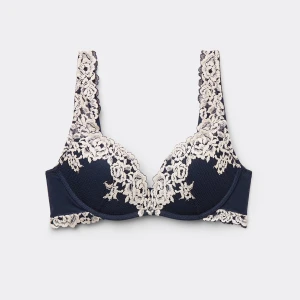 Intimissimi Bh 🩵 - ⚠️Högsta budet just nu ligger på 420 ⚠️😘 Kommer inte riktigt till användning och är i perfekt skick! 🩷Vet inte riktigt vad jag vill sälja för så kom med prisförslag/ budgivning! Avslutar budgivningen på torsdag klockan 21.00, den 27 mars❤️