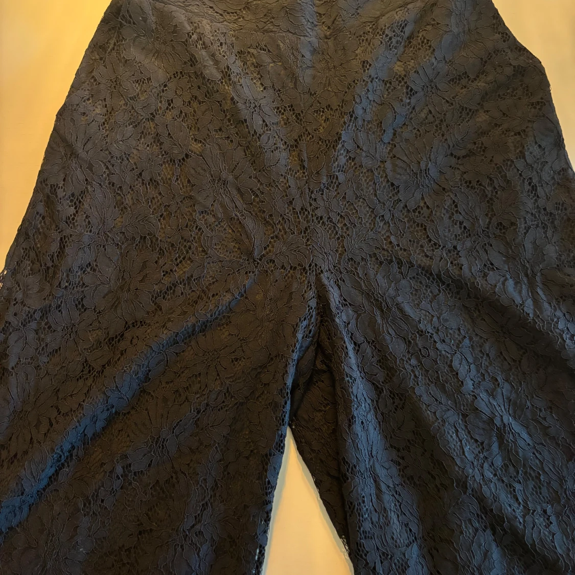 Svarta spetsbyxor från Neo Noir