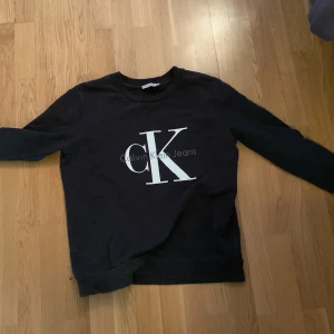 CALVIN KLEIN  - CK tröja 