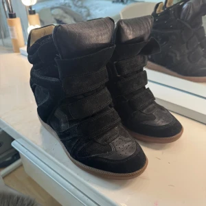 Isabel marant skor - Säljer super snygga isabel marant skor som är använda men inga defekter! Storlek 36 men passar mig som har 37💞