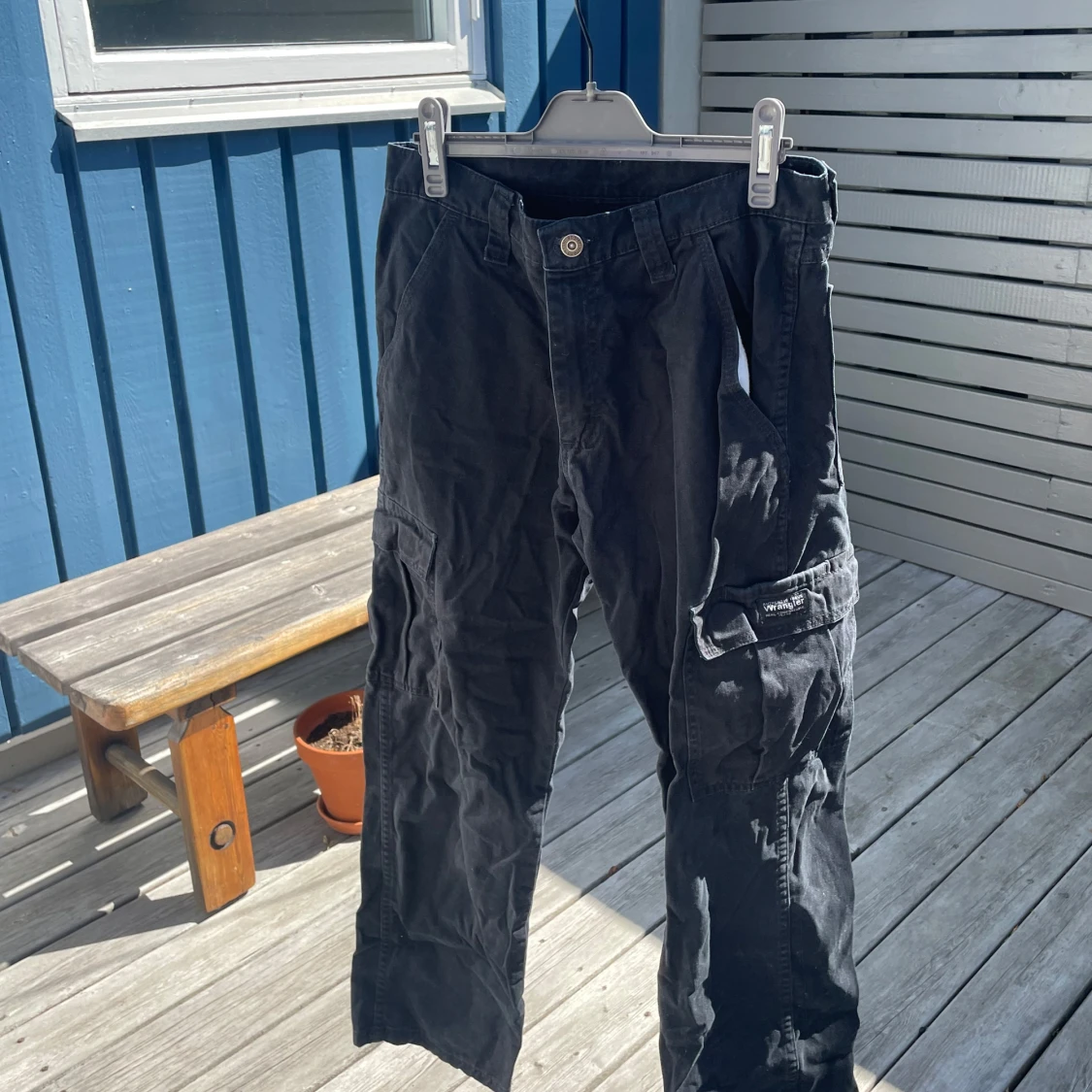 Svarta cargobyxor från Wrangler - 1