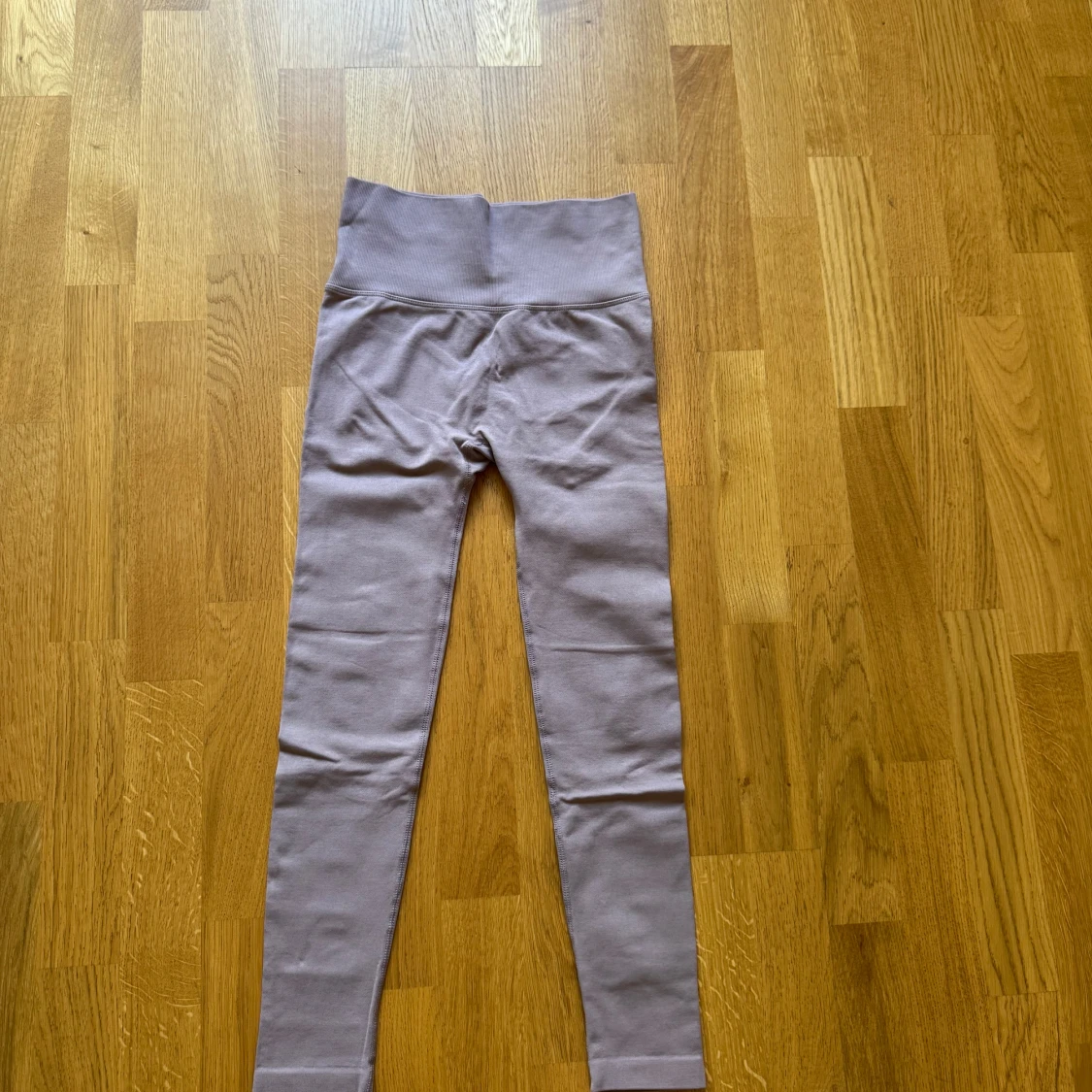 Grå beige seamless leggings med scrunch
