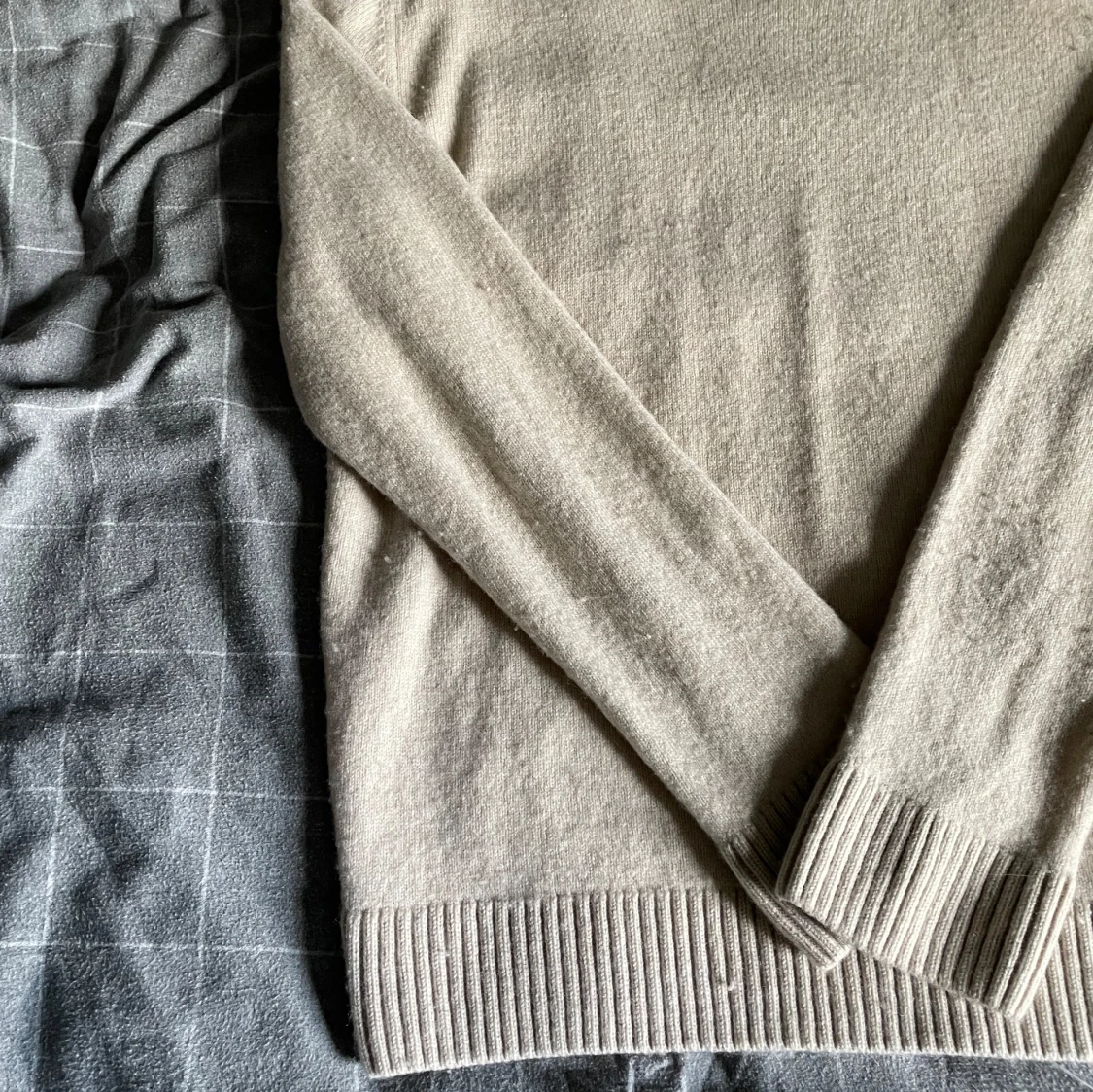 Beige merinoulltröja - 1