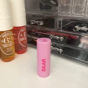 Daar blush stick  - Daar blush stick i färgen pink sunset. Använt några få gånger. 