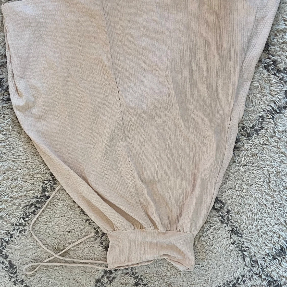 Beige långklänning med snörning H&M - 1