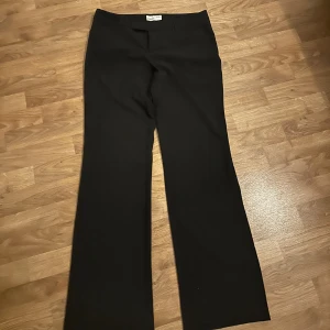 Kostymbyxor  - Mörkgråa kostymbyxor, 150kr+frakt💓