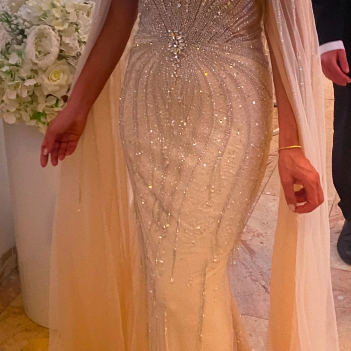 Champagnefärgad glittrig långklänning - 2