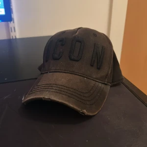 Svart keps från Dsquared2 ICON - Dsquared keps 