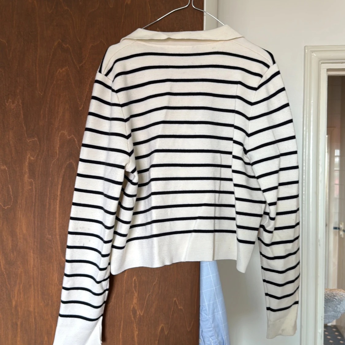 Randig kofta Sézane med silvriga knappar - 4