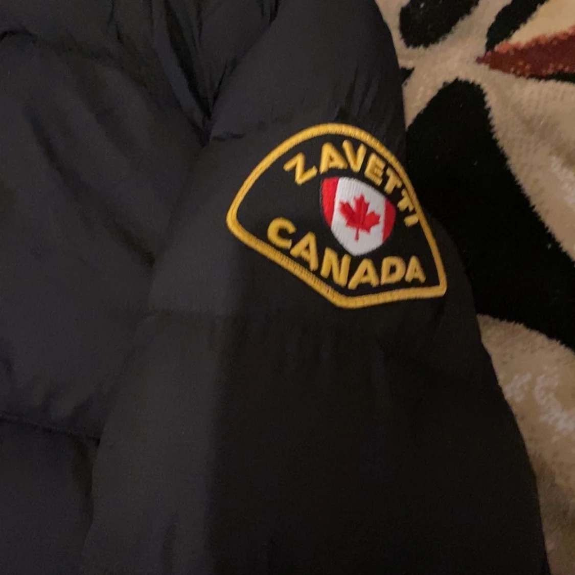 Svart pufferjacka från Zavetti Canada - 4
