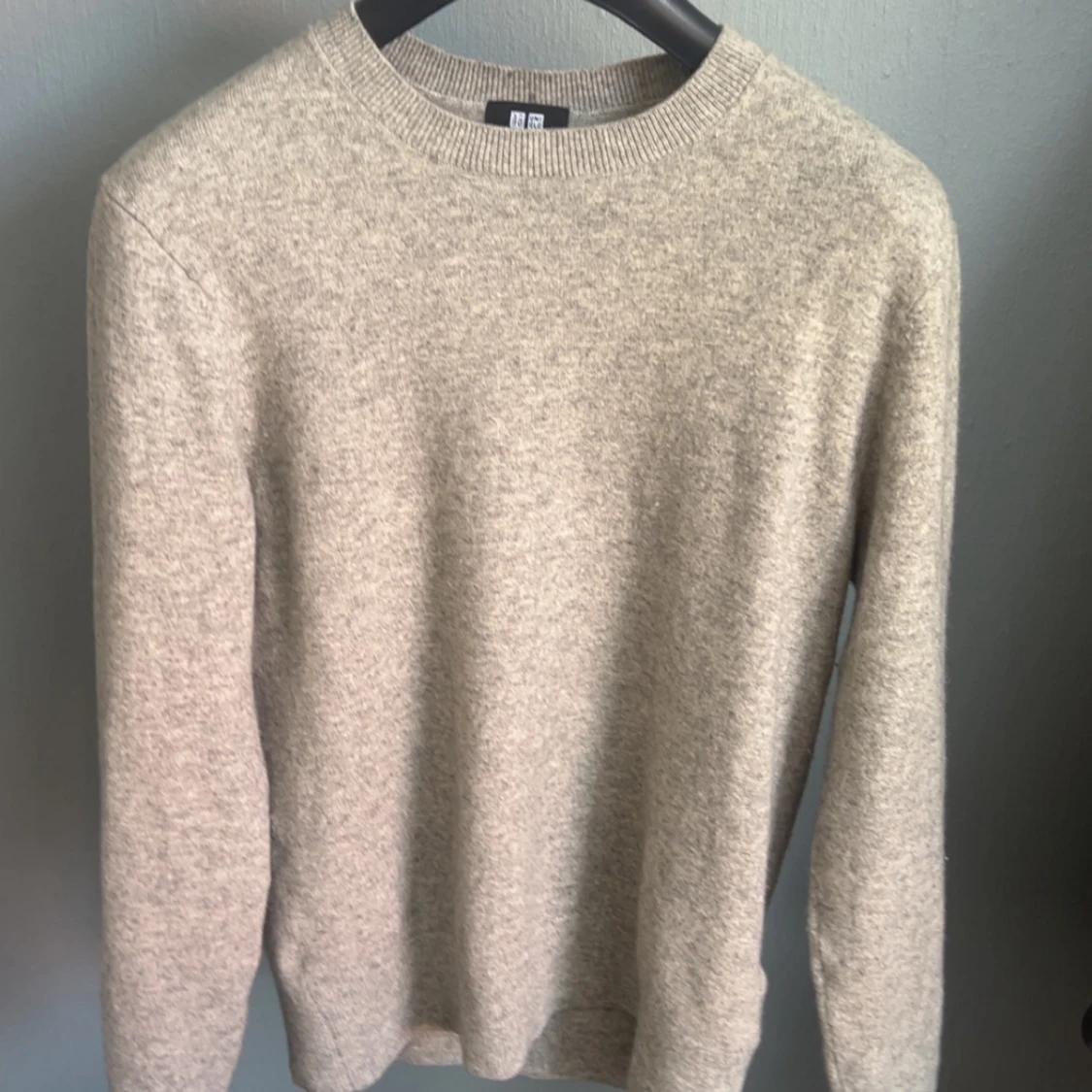 Ljus grå stickad tröja från Uniqlo XS