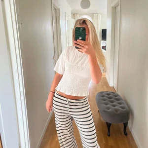 Söt vit topp - Jätte söt topp ifrån hm , bra skick!🩷
