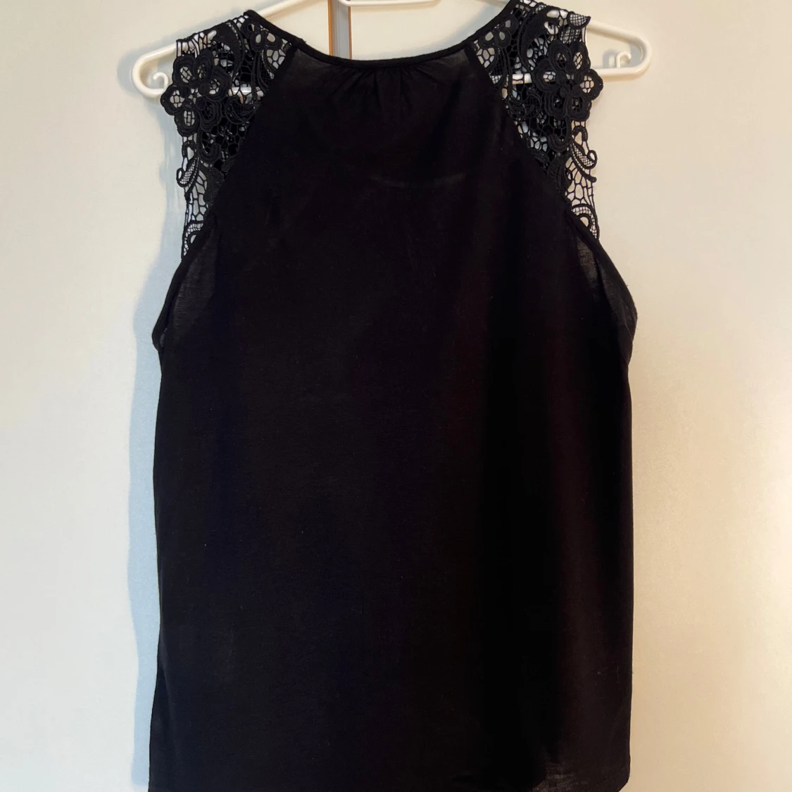 Svart ärmlös topp med spets H&M XS - 3