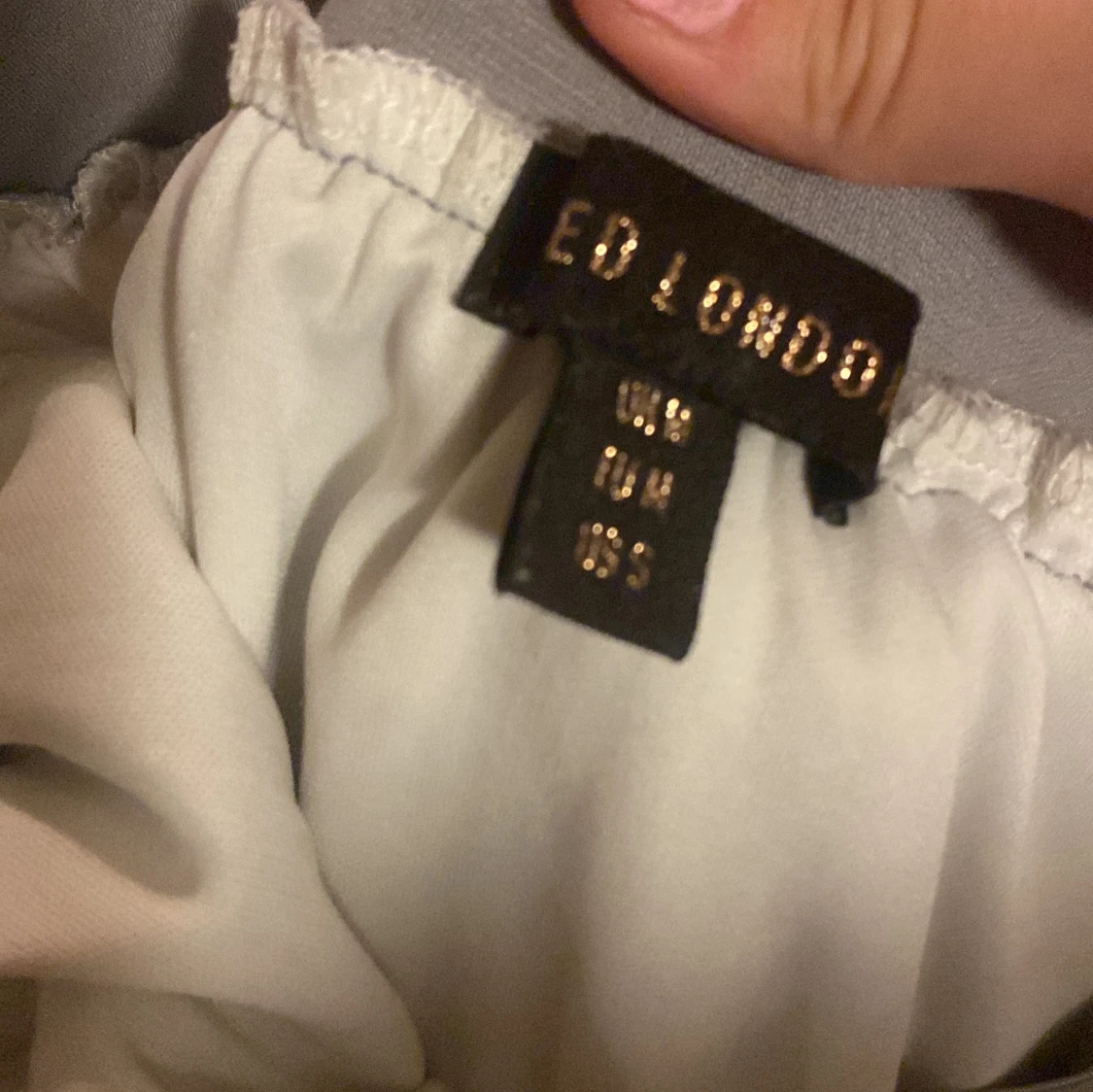 Glittrig långkjol från Ed London - 1