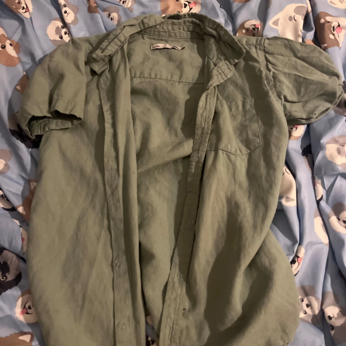 Grön kortärmad skjorta 157