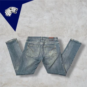 DONDUP GEORGE  - Feta Dondup George | Skick: 8/10 | Strl 32 | Modellen är 182cm | Hör av dig om du undrar någonting!