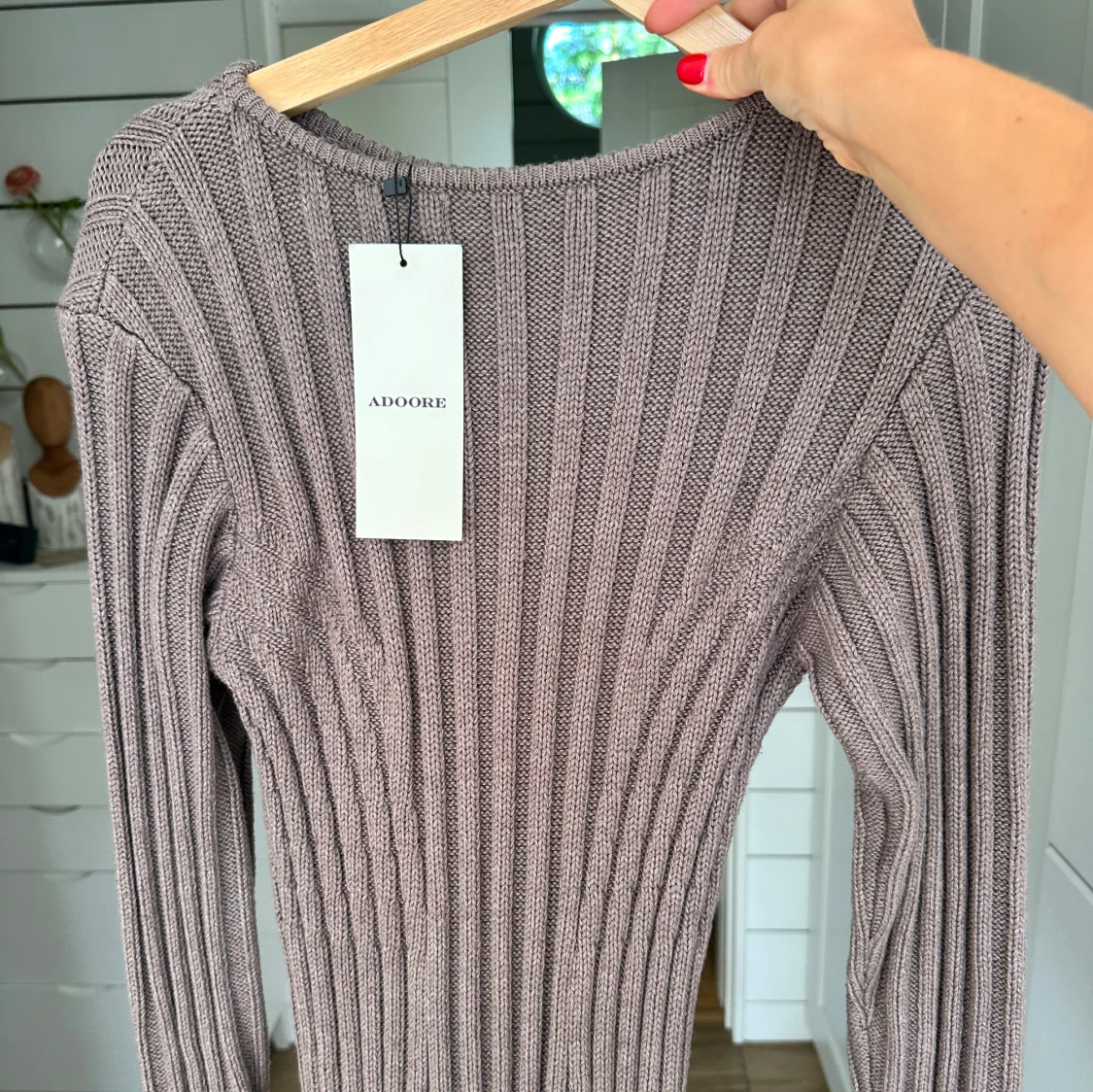 Beige ribbad långklänning från Adoore - 1