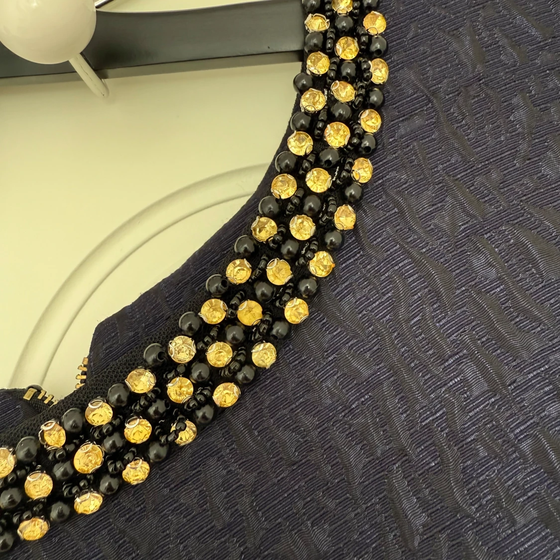 Marinblå kortklänning med pärlor - 2