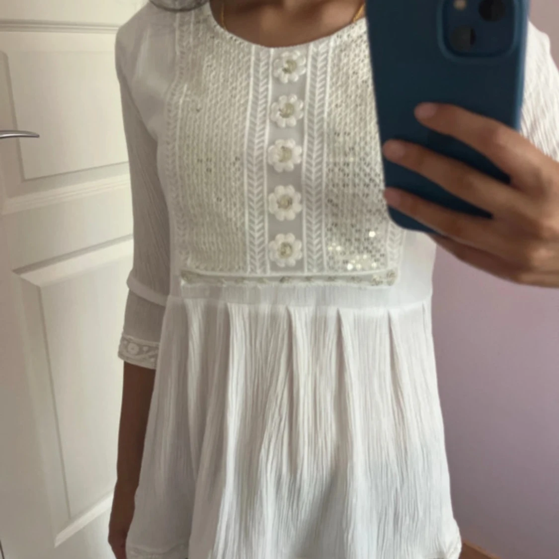 Vit top med paljetter - 2