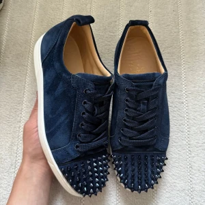 Christian Louboutin Navy - Nypris 10000kr! Kvitto finns! 40 fits 41!