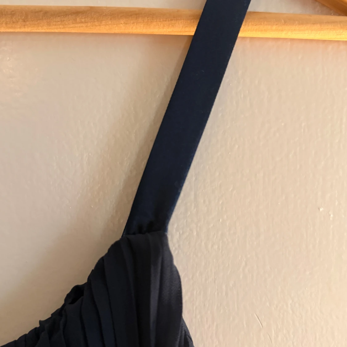 Mörkblå plisserad byxdress från ICHI - 4