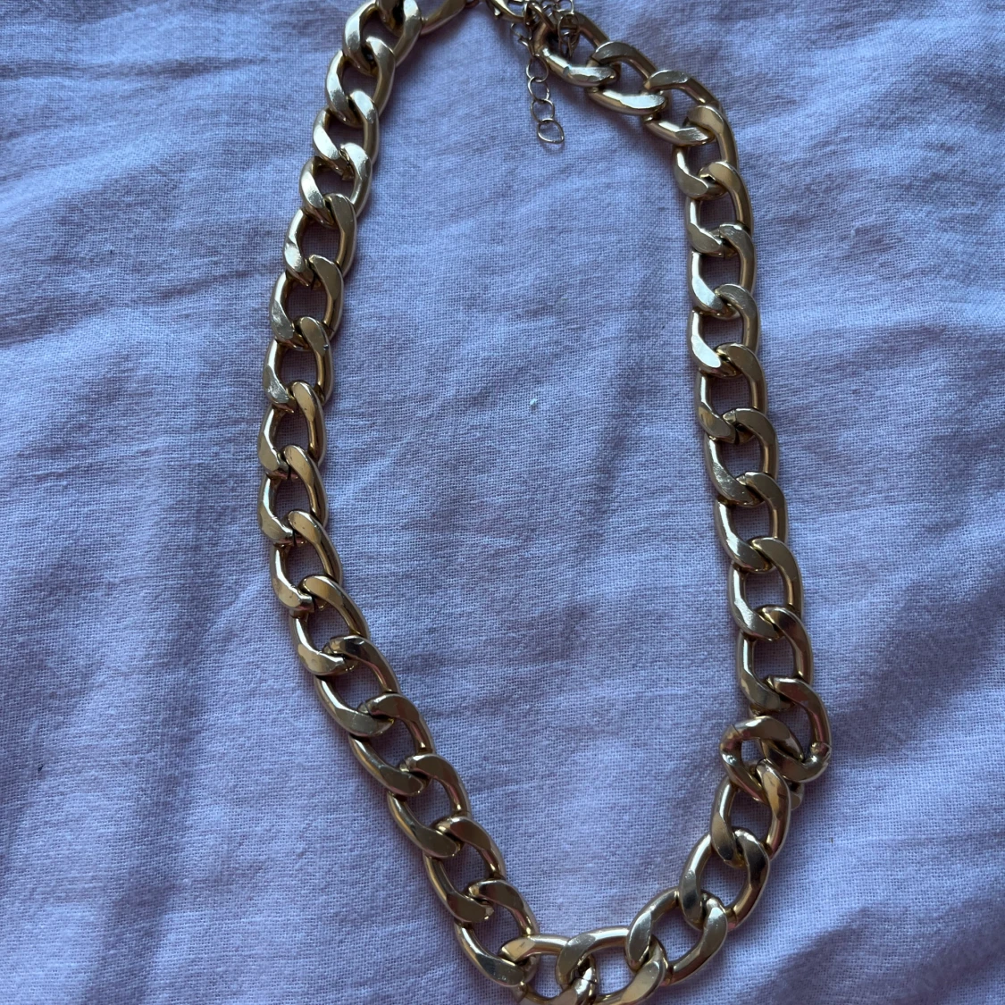 Chunky guldfärgat halsband - 1